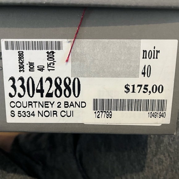 Vagabond Sandals model Courtney - Picture 5 of 5